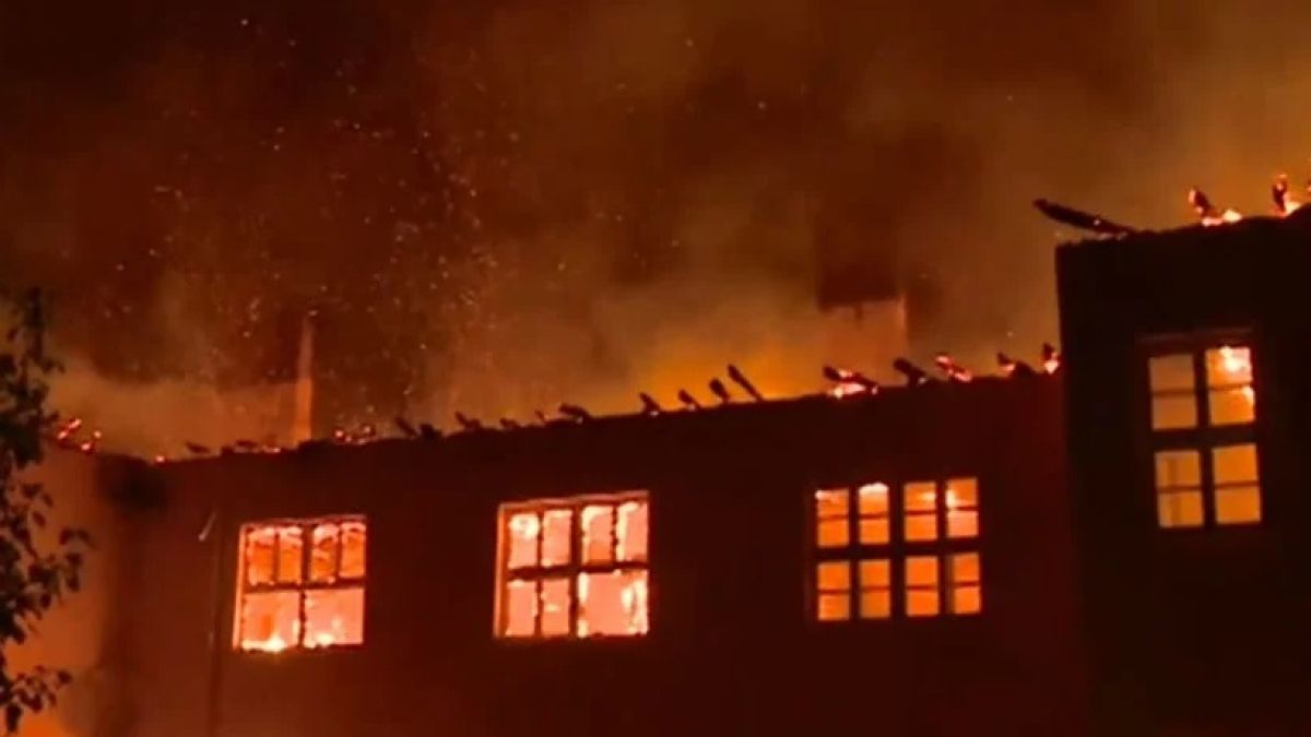 Как Долно село се възстановява след огромната огнена стихия?