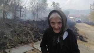 Извели 90-годишната Мария в последната секунда от огнения ад в Старосел СНИМКИ