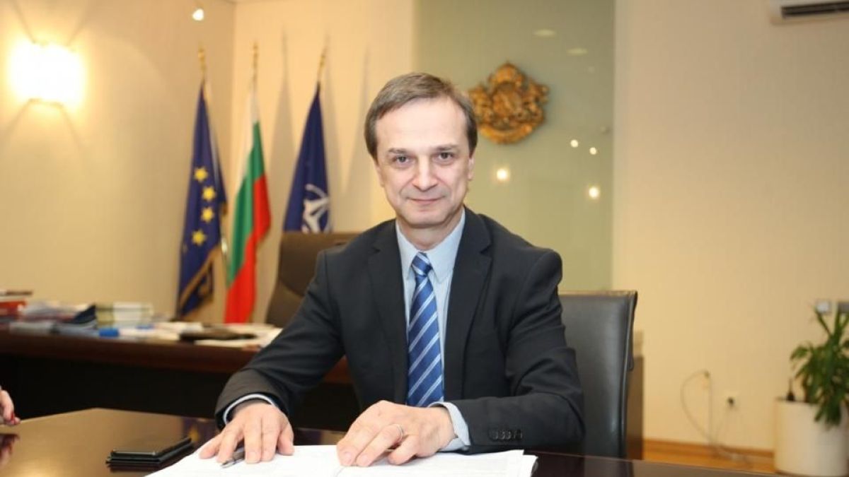 Предложения за външен министър Ради Найденов внук на виден деец на БЗНС, който...