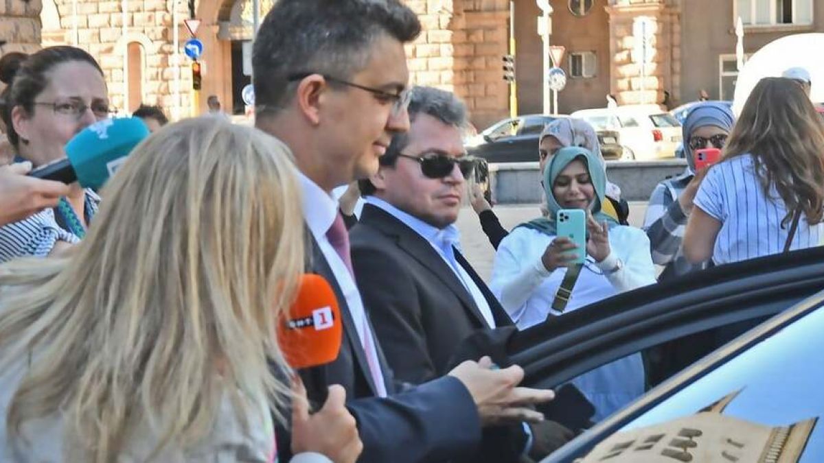 Зад тази СНИМКА на Николов и Йорданов се крие интересна история
