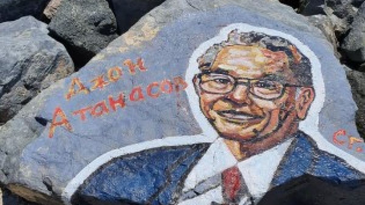 Не е за вярване какво направи този известен художник на плажа в Приморско СНИМКИ