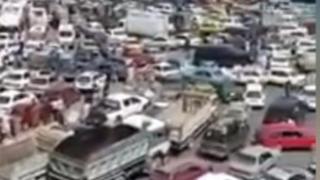 Най-голямото задръстване в историята? Вижте тези уникални кадри от Кабул!