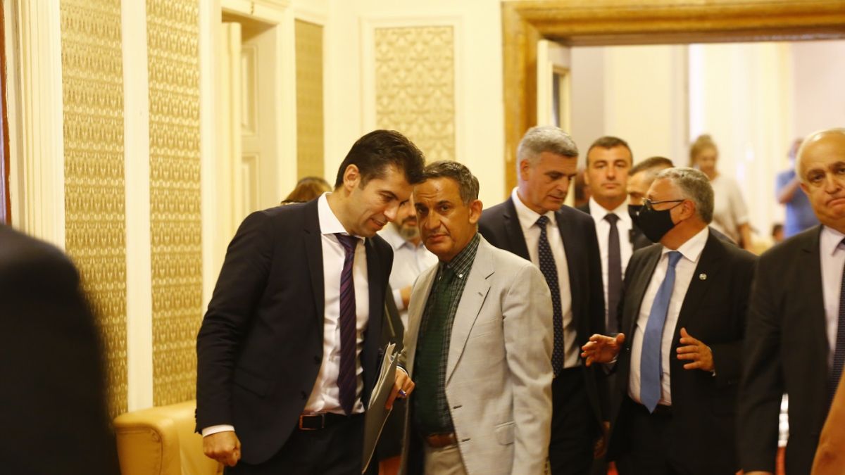 Кирил Петков повдигна завесата след тайната среща при Радев