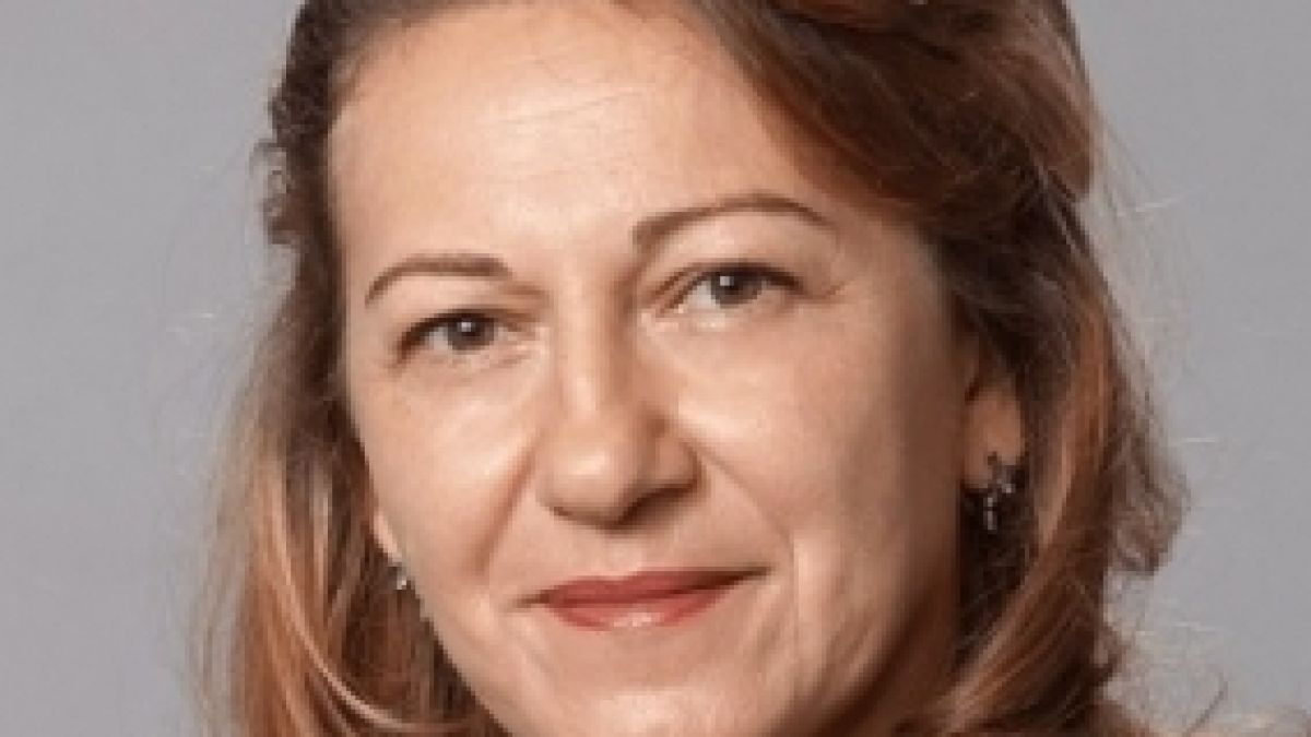 Депутатка от ДБ сподели копнежа си народът да гласува за тях, а не за Слави 