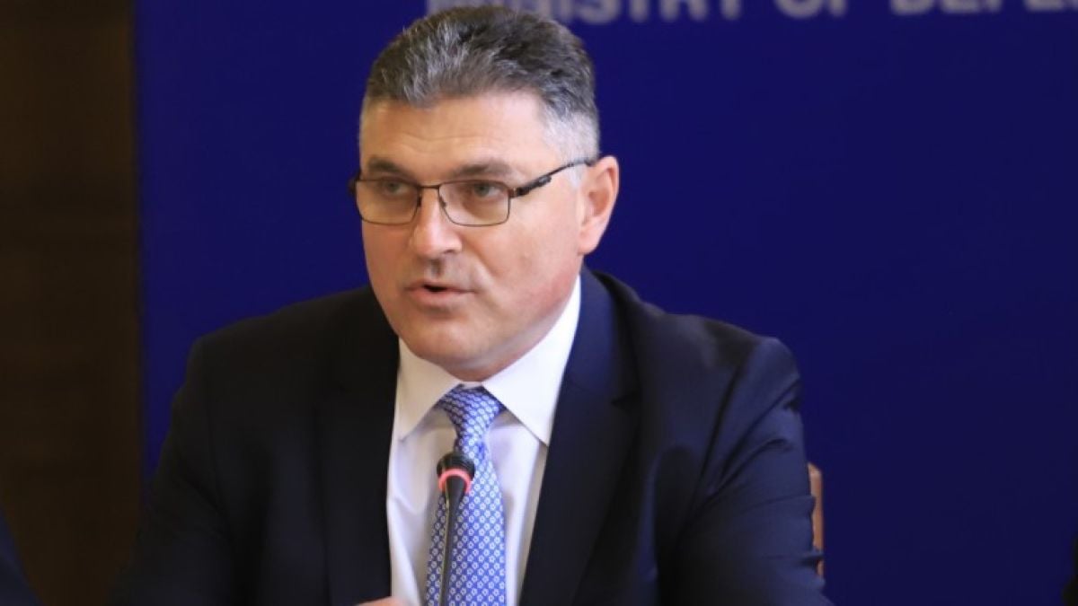 Крути мерки: Войска и бойна техника излиза на границата срещу мигрантите