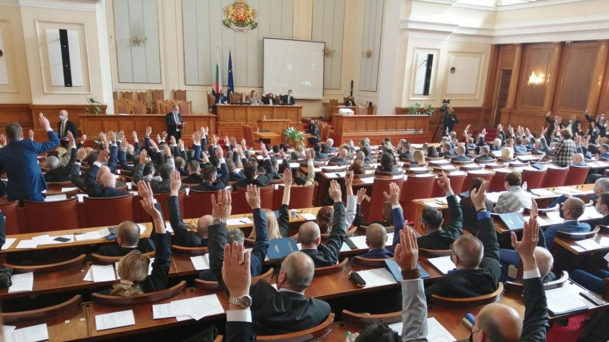 Ето за какво се караха дълго днес в най-важната комисия в парламента 