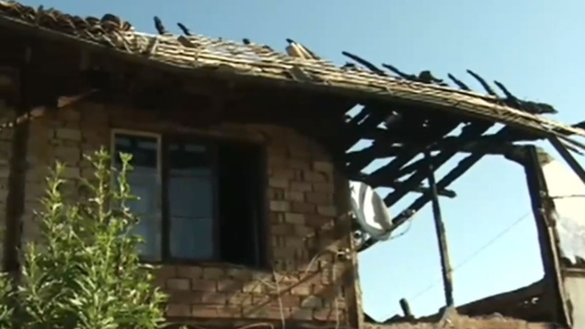 Кошмар: Майка и три деца останаха без дом ВИДЕО