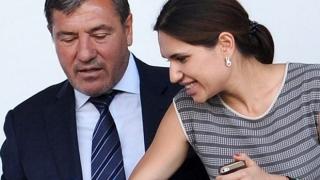 Щерката на Маджо вдигна пищна сватба, докато той... 