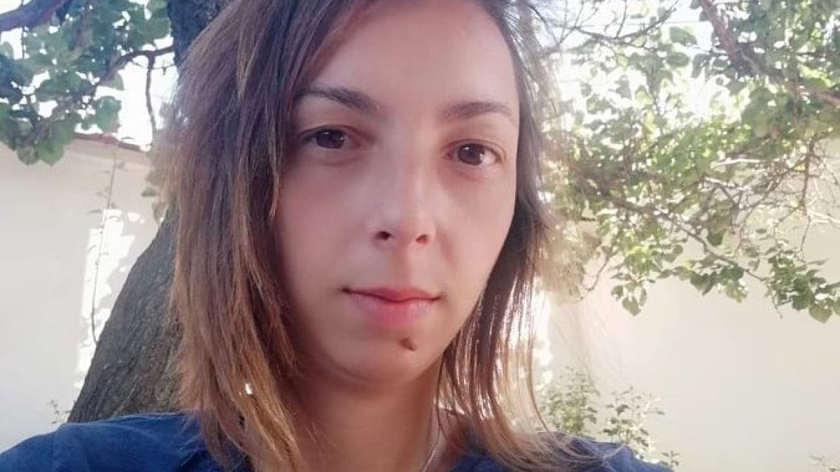 Последни новини за красивата майка от Смолян, която близки дирят под дърво и камък 