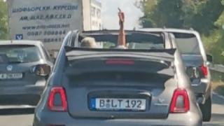 Бесният джигит, вилнял на пътя Бургас-Созопол, се оказа "герой на прехода" ВИДЕО