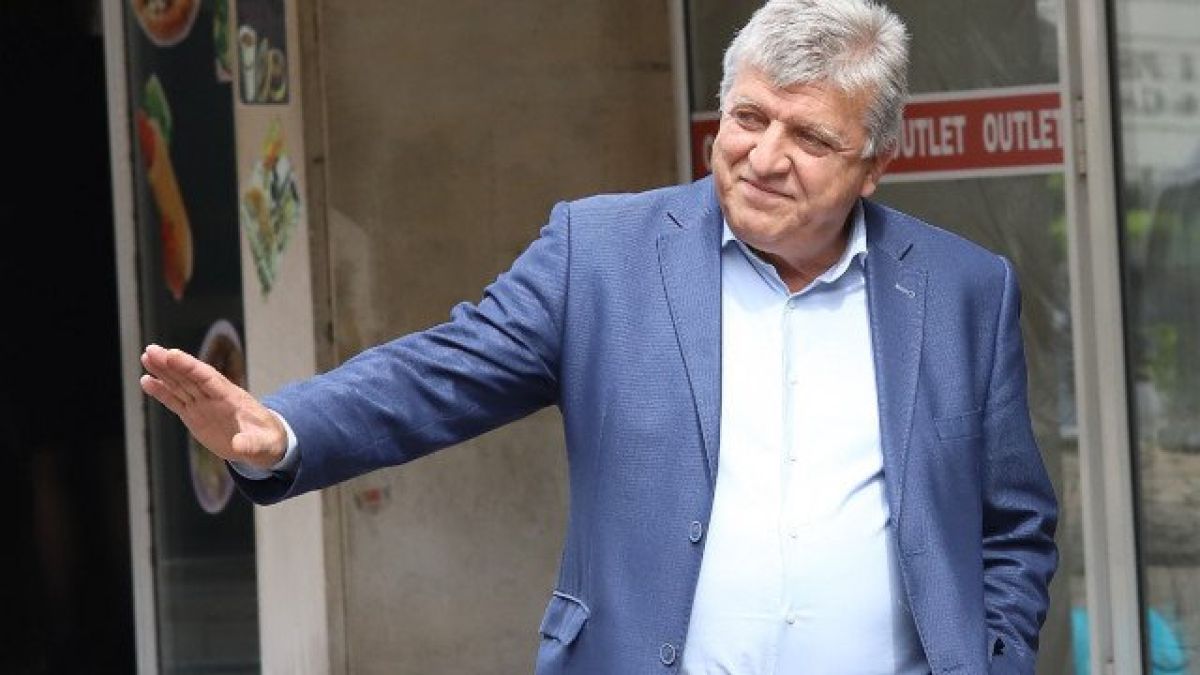 Манол Генов: Редно е Румен Радев да даде мандата на БСП, другото ще е удар
