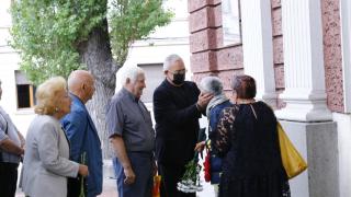 Политици и актьори скърбят за грандамата на театъра Виолета Бахчеванова СНИМКИ