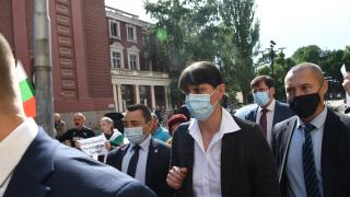 Уволнен от НСО за връзки с мутрите ръководи комисия, която днес ще гласува за сваляне на охраната на главния прокурор
