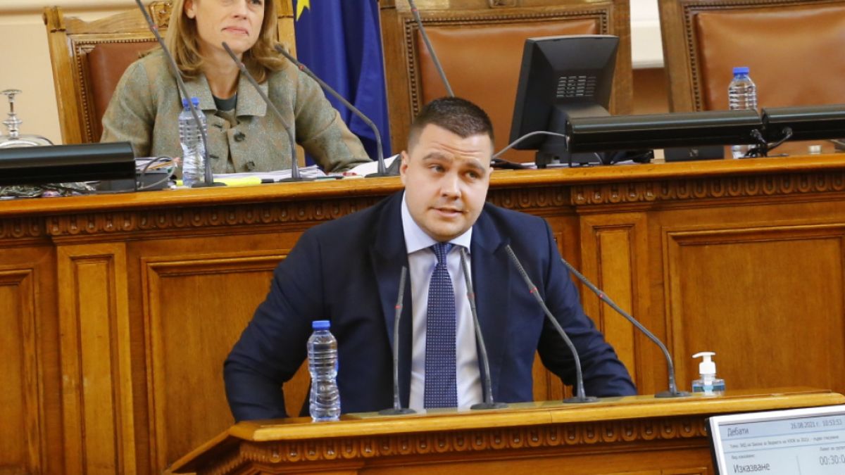 Човек на Слави с тежък удар по опонентите 