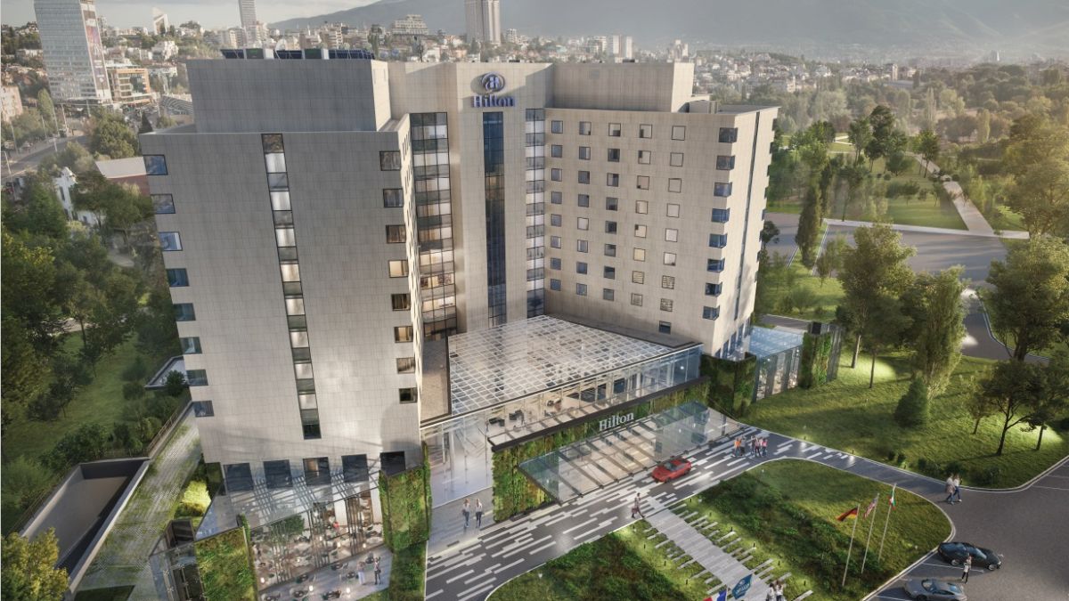 Хотел Hilton стартира мащабна реновация на емблематичната си сграда в София