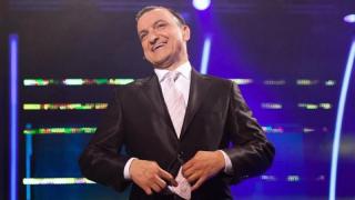 Мрежата гневна на Зуека: Камериерка на Шута на мутрите! Разкарай се!