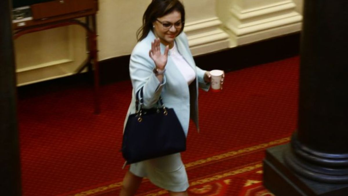 Нинова: Честит да е празникът на независимостта!