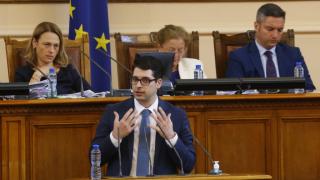 Пеканов поднесе новини пред НС за Плана за възстановяване 