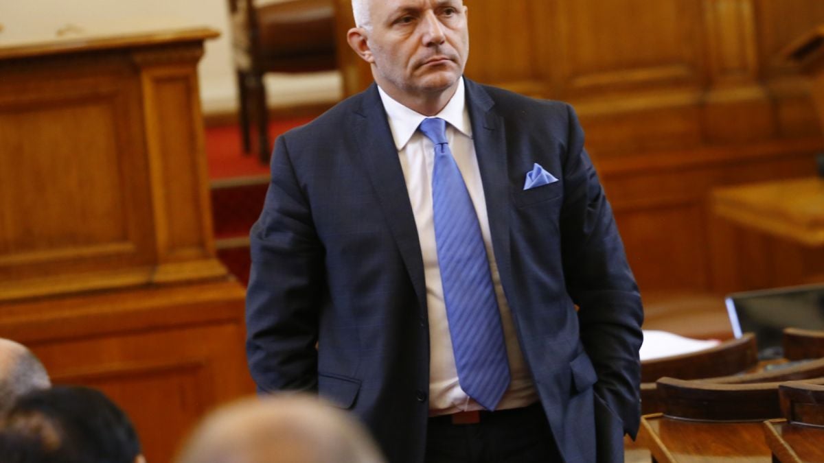Адв. Хаджигенов проговори как смята да се промъкне в парламента