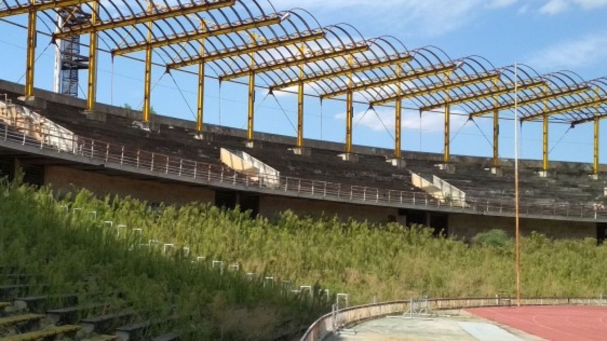 Това можеше да е най-хубавият стадион в България, но... СНИМКИ