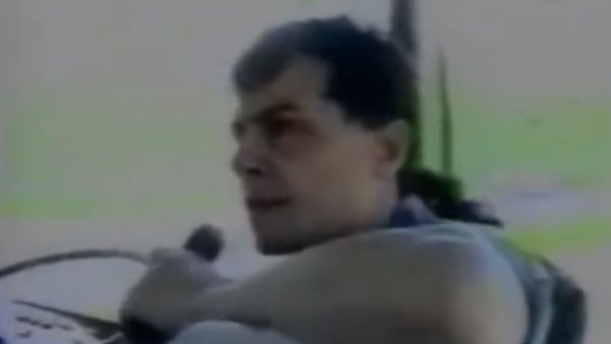 Политолог показа скандално ВИДЕО 18+ на Слави от 1993 г.