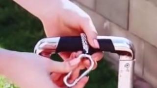Девойка се прави на тарикатка, но задникът ѝ лъсна ВИДЕО 18+