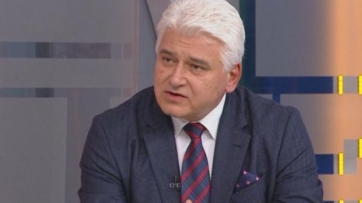 Проф. Пламен Киров: Президентът не може да възпитава парламента кога и какви закони да приема