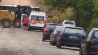 Истински ад на пътя! Вижте какво се случи с тази родна линейка! СНИМКИ