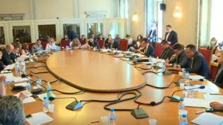 Скандал в правната комисия: Депутат обвини колега, че се е „изсулил като цървул“