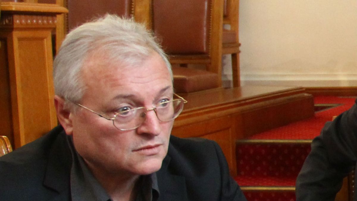 Валери Найденов: В България се води война!