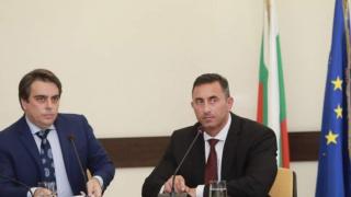 Психиатър: Облещеният министър на финансите с механичен глас ме плаши, защото...
