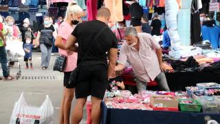 Какво се случва?! Хиляди българи щурмуват пазара в Одрин СНИМКИ