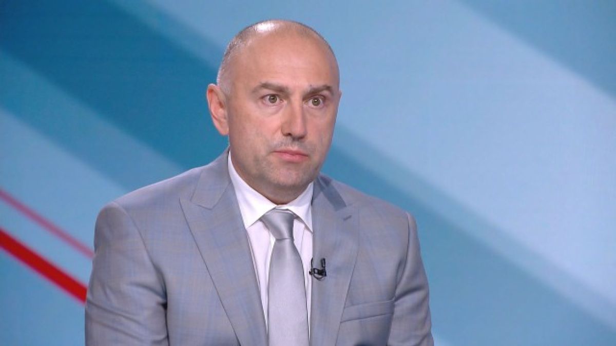 Каримански от ИТН за Дончева: Отровен бурен, какво направи във Виена?!
