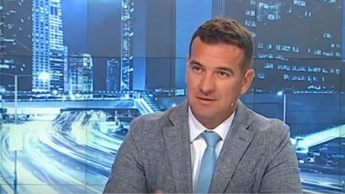 Човек на Нинова: Радев ще забие нож в гърба на БСП, ако направи това