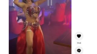 Кючекчиня закърши снага и мъжете онемяха ВИДЕО 18+