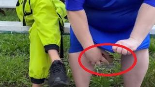 XXL лелка се щракна под полата, показа снимката на младеж и... ВИДЕО