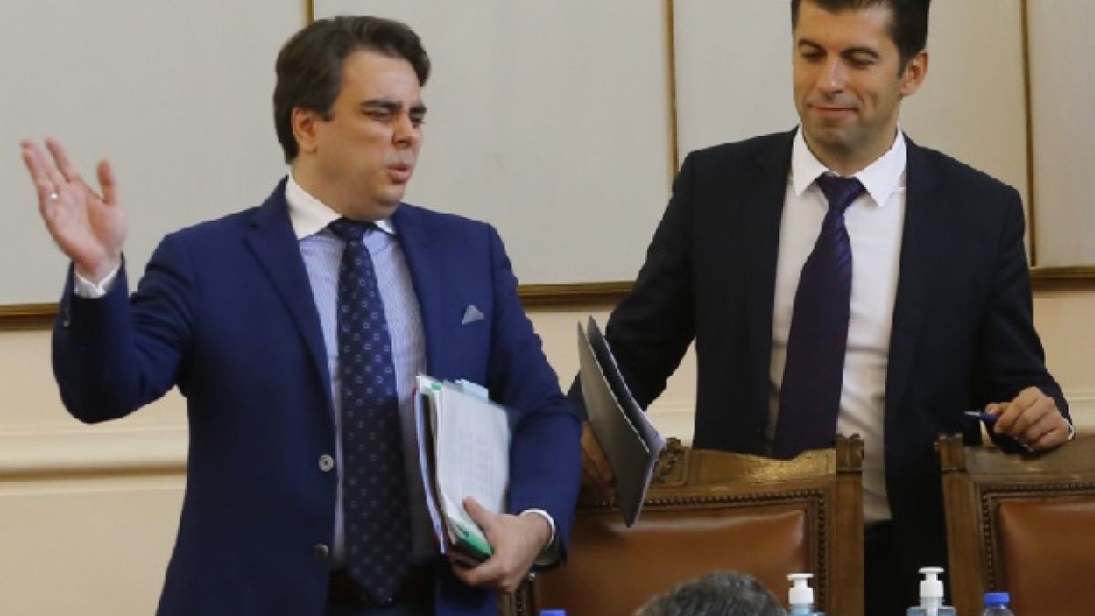 Ето как ще се казва партията на Петков и Василев и кой дръпнаха в нея