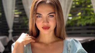 Първо в БЛИЦ! Райна заби нов мачо! Ето го гаджето на певицата СНИМКА