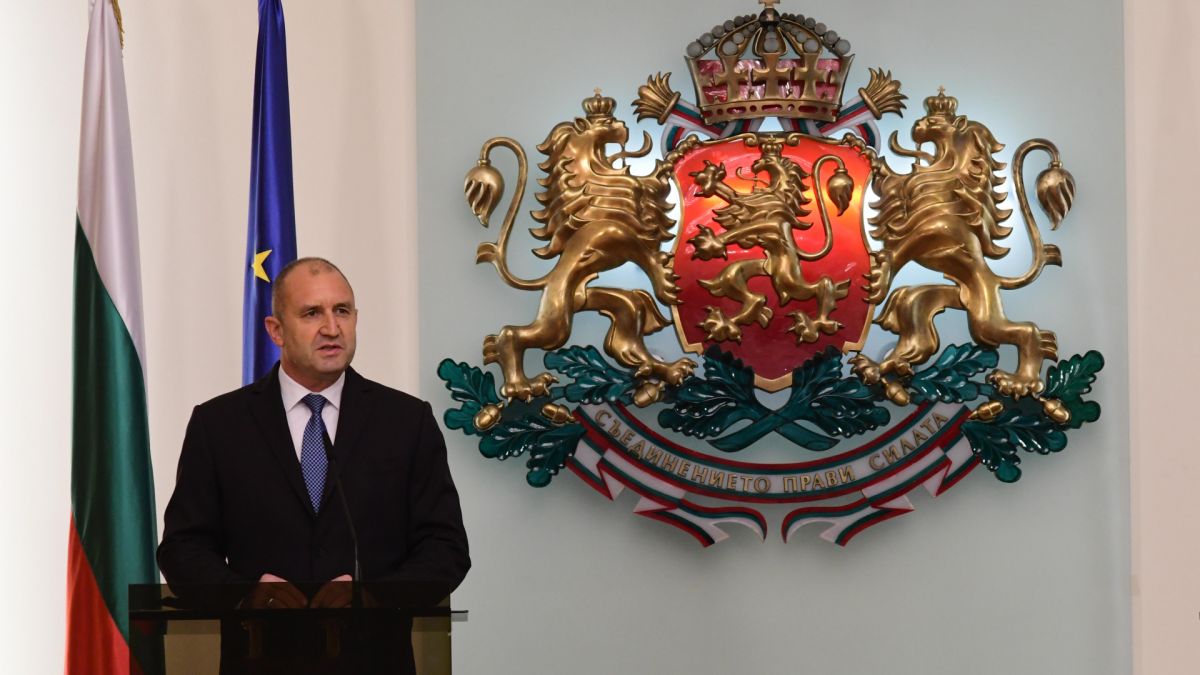 Партията на Жан Виденов със заплаха към Радев заради Петков и Василев