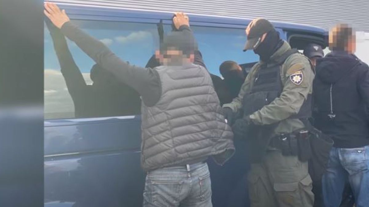 Извънредна новина за закопчания в Украйна Брендо 