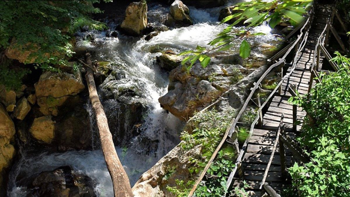 Красотата на Трън надминава Швейцария СНИМКИ