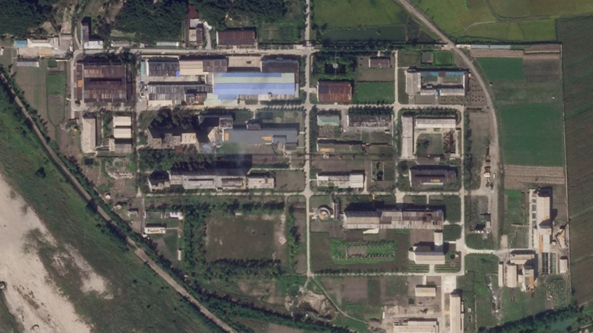 Светът е на тръни: Северна Корея прави огромна атомна бомба СНИМКИ