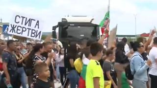 Пореден протест и минута мълчание в памет на жертвите на катастрофата в Айтос ВИДЕО