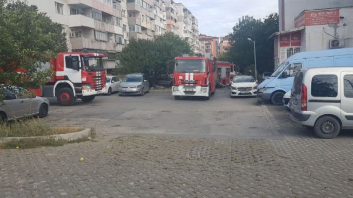 Мощна експлозия разтърси варненски блок, линейки и пожарни хвърчат към мястото СНИМКИ 