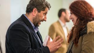 Хванаха в лъжа къдрокосото острие на Петков и Василев