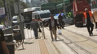Горещи подробности за страшното меле между трамвай и автобус в София 