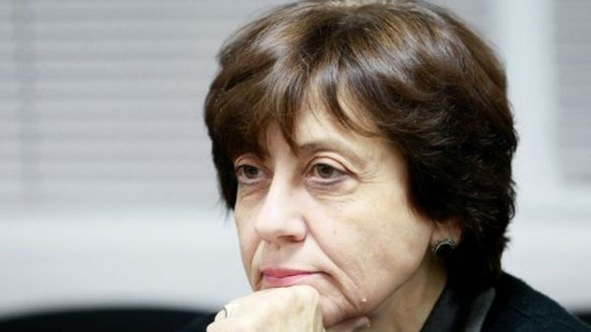 Ренета Инджова: Заказчиците са пратили тук децата си Петков и Василев
