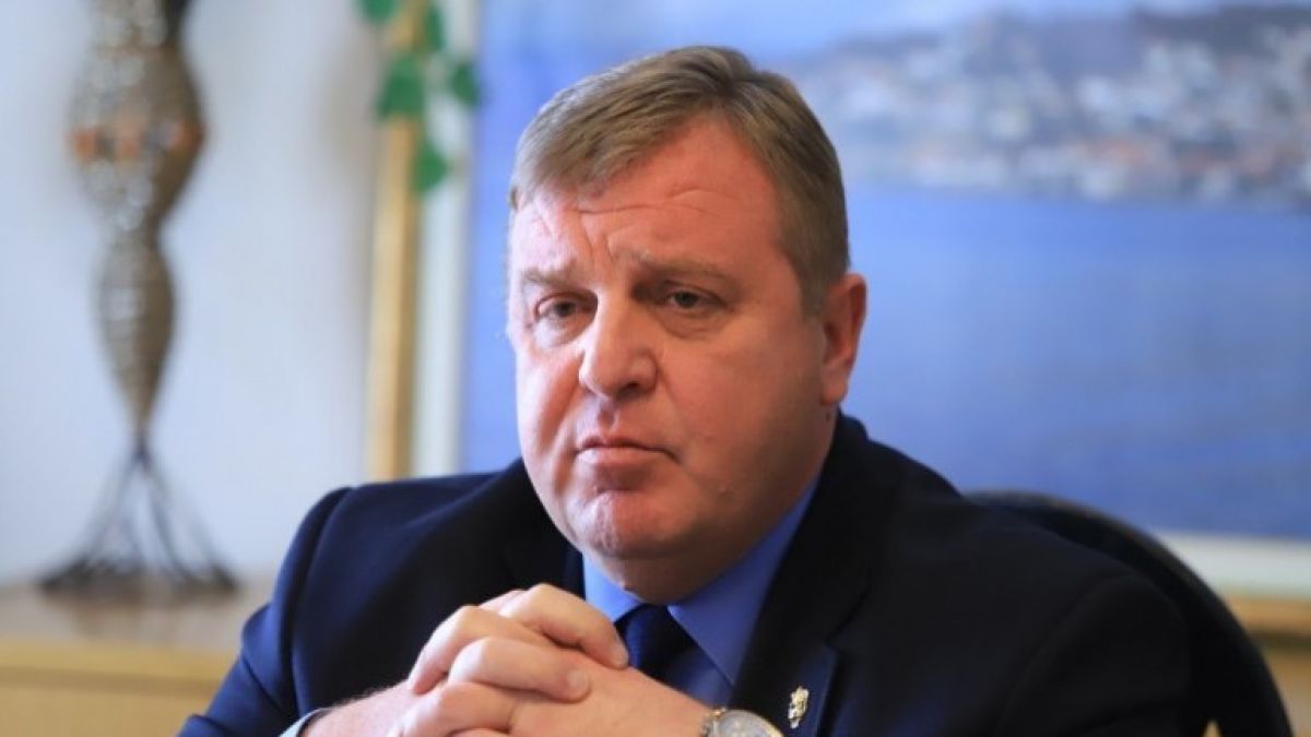 Каракачанов за харвардците: Ако ще са сервилни към САЩ и ще узаконяват гей браковете, да се връщат в Канада