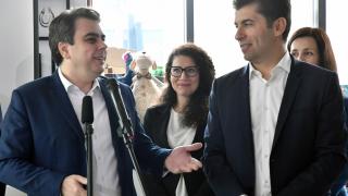 Тази партия пристана на Петков и Василев за вота 