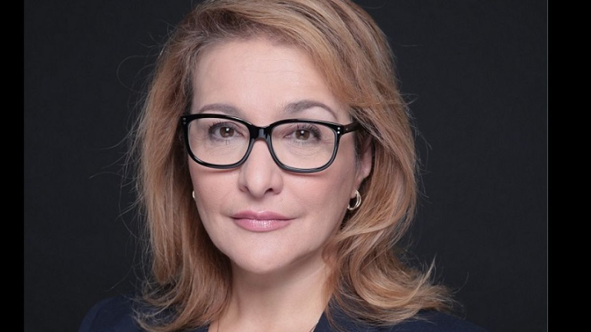 Проф. Христова посочи пред БЛИЦ кои партии ще си патят от Петков и Василев и как ГЕРБ ще дръпне още